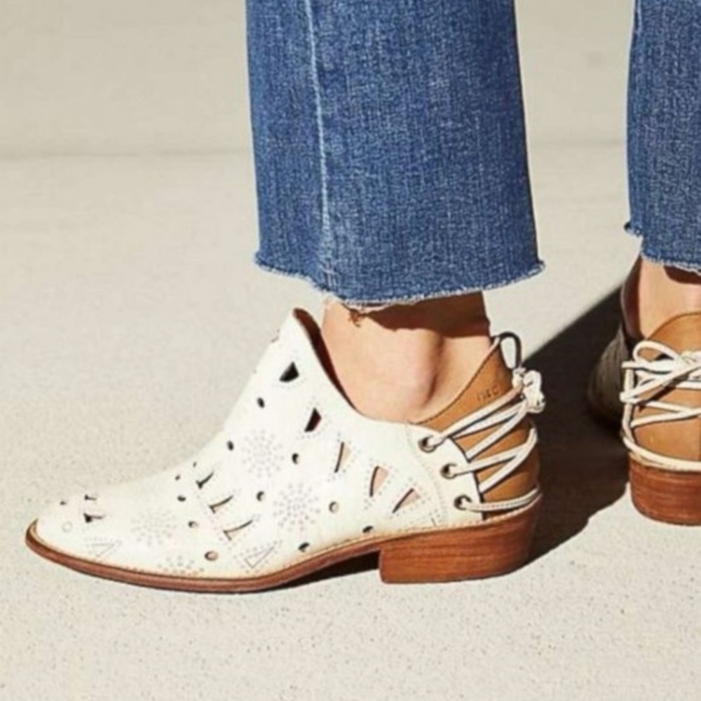 Anthropologie Coolway CWY Anisse Ankle Boot White